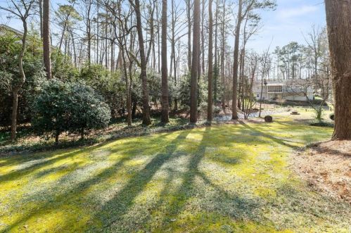 7105 Faunsworth Dr, Atlanta GA 30328-1941 exterior