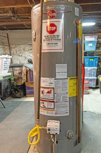 211 Woodbridge St, Manchester CT 06042-2346 exterior