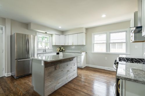 5741 96th St, Milwaukee WI  53225-2614 exterior