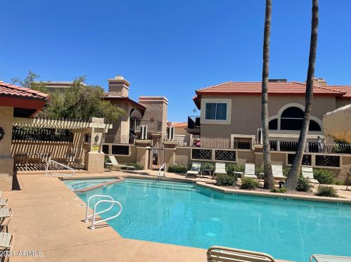 10410 Cave Creek Rd, Phoenix AZ 85020-1644 exterior