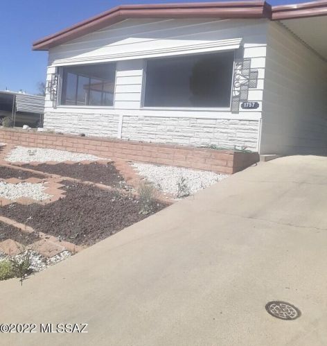 1757 Pacana Way, Green Valley AZ 85614-4354 exterior