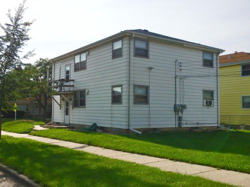 4300 90th St, Milwaukee WI  53228-2814 exterior