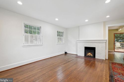 1811 47th Pl, Washington DC  20007-1910 exterior