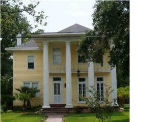 57 Catherine St, Mobile, AL 36604-1301