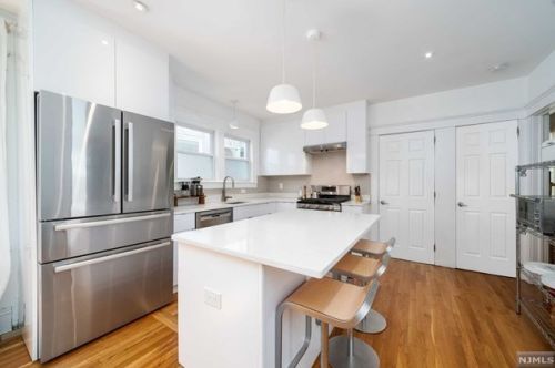 360 Undercliff Ave, Edgewater NJ  07020-7251 exterior