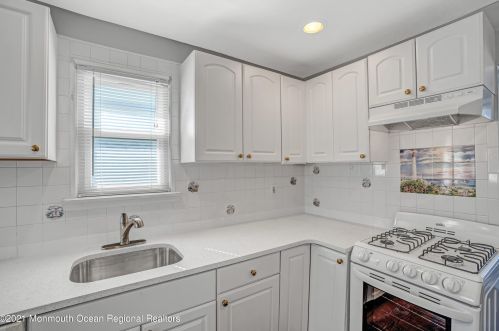 9 Danby Pl, Point Pleasant Beach NJ  08742-5621 exterior