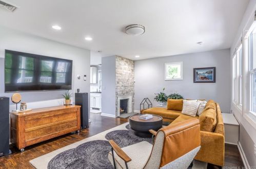 42 Clayton St, Milford CT 06461-2941 exterior