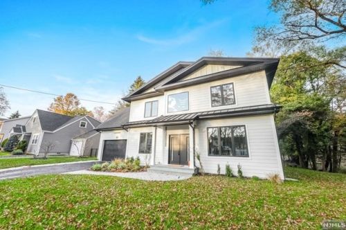 22 Lois Ave, Demarest NJ  07627-2220 exterior