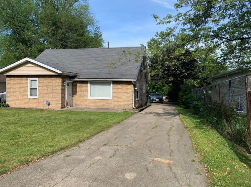 3513 Lewis Ave, Waukegan, IL 60087-1558