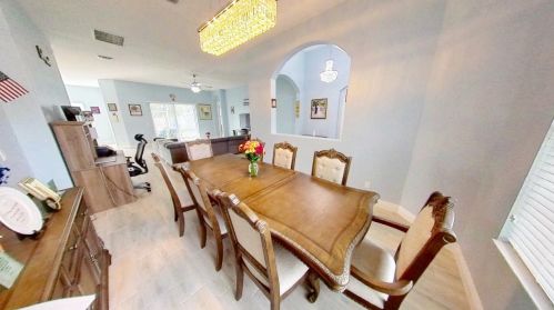 898 Curtis St, Fort Pierce FL 34983-1935 exterior