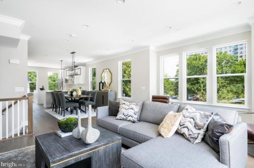 10314 Grosvenor Pl, Rockville MD 20852 exterior