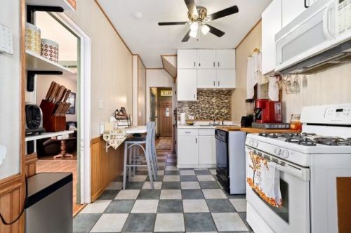 4047 Drake Ave, Chicago IL 60659-3207 exterior