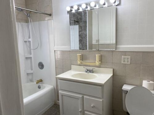 1214 76th St, Milwaukee WI  53214-3033 exterior