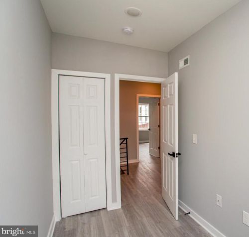 5809 Ditman St, Philadelphia PA 19135-4043 exterior