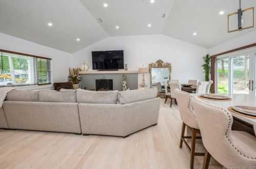 37 Walnut Hill Rd, Ridgefield CT  06877-2906 exterior