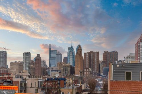 1436 Bainbridge St, Philadelphia PA 19146-1807 exterior