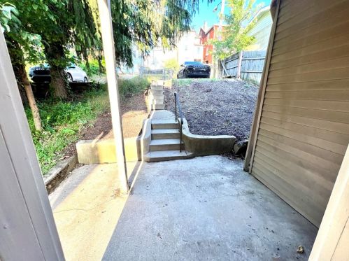 151 Oneida St, Pittsburgh PA 15211-1264 exterior