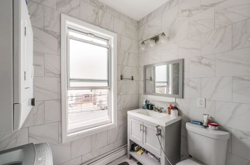 308 Palisade Ave, Union City NJ 07087-5209 exterior