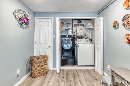 8 Linda Ln, Babylon NY exterior