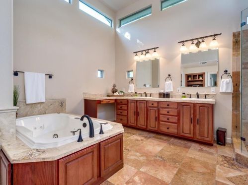 3909 Edwards Mtn Dr, Austin TX 78731-3845 exterior