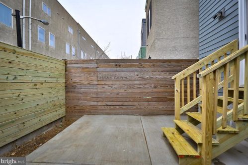 2404 Federal St, Philadelphia PA 19146-2432 exterior