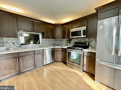 7 Sherman Pl, Trenton, NJ 08648-4341