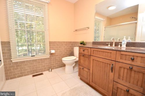 1 Bradford Dr, Southampton NJ  08088-8678 exterior