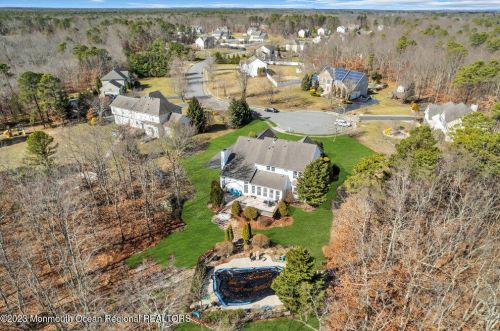 33 Jefferson Ct, Jackson Twp NJ  08527-5159 exterior