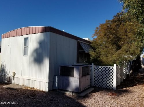 1705 Charleston Ave, Phoenix AZ 85023-1218 exterior