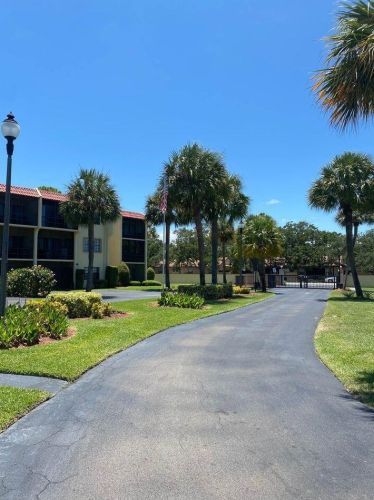 2050 Oleander Blvd, Fort Pierce FL  34950-5308 exterior