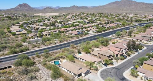 3882 Ashton Dr, Phoenix AZ 85086-2774 exterior