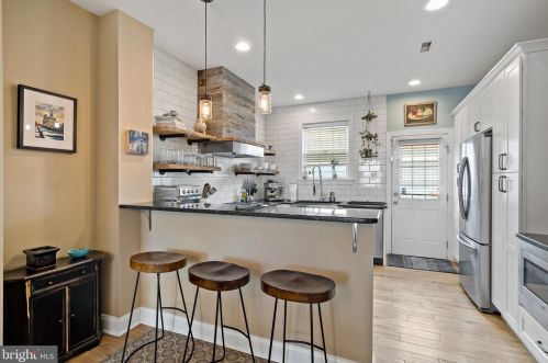 912 American St, Philadelphia PA 19140-5726 exterior