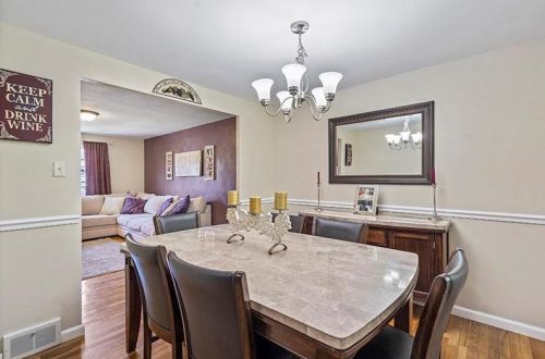 389 Holiday Park Dr, Pittsburgh PA 15239-2364 exterior