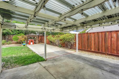1479 Cape Cod Way, Concord CA  94521-2622 exterior