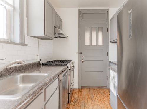 4332 Hermitage Ave, Chicago, IL 60613-1121