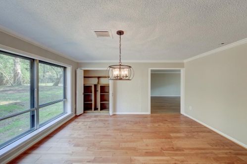 593 Beauregard Dr, Conroe TX 77302-8407 exterior