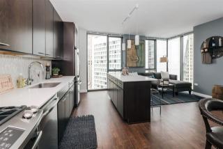 845 State St, Chicago IL  60610-3325 exterior