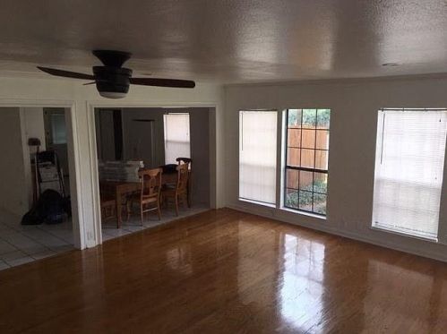 2415 10th St, Austin, TX 78702-3505