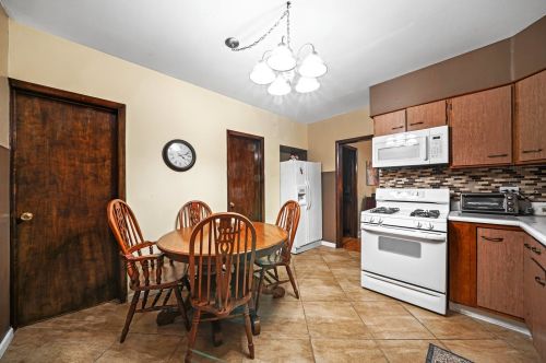 2230 Kenneth Ave, Chicago IL 60652-3531 exterior