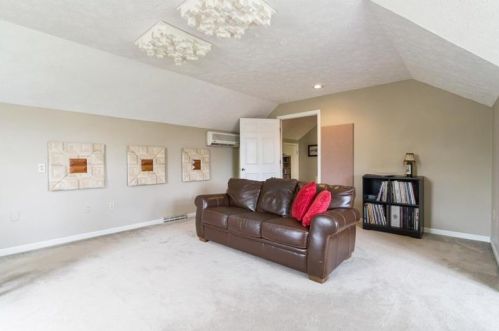 115 Newburn Dr, Pittsburgh PA 15216-1213 exterior