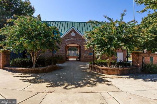 7825 Muirfield Ct, Rockville MD 20854-4078 exterior