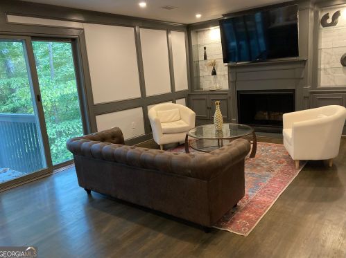 2933 Margaret Mitchell Ct, Atlanta GA 30327-1614 exterior