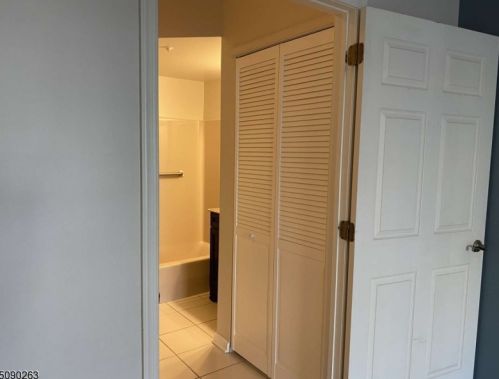 102 Cleveland Ln, Rockaway NJ  07866-5800 exterior