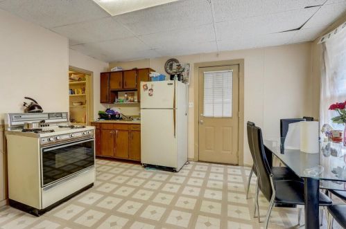 2446 Burrell St, Milwaukee WI 53207-1521 exterior