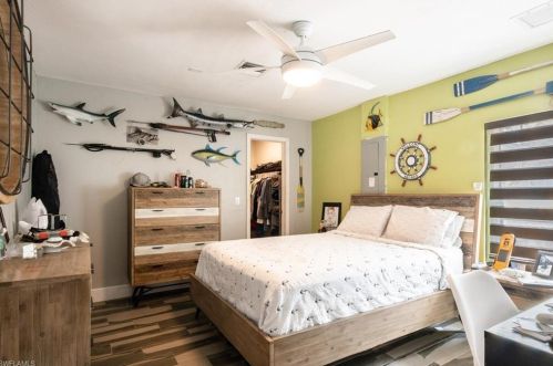 3521 8 Ave, Naples FL 34102-6803 exterior