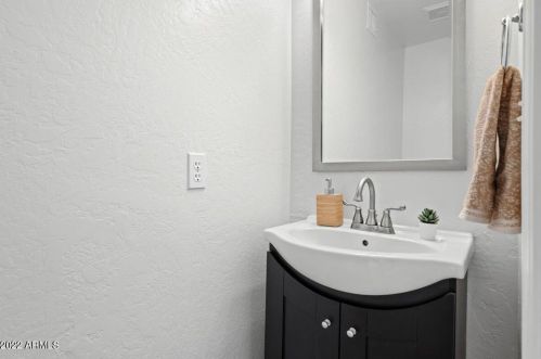 1424 Cathedral Rock Dr, Phoenix AZ 85048-8910 exterior