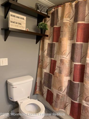 17 Southwind Cir, Jackson Twp NJ 08527-2822 exterior