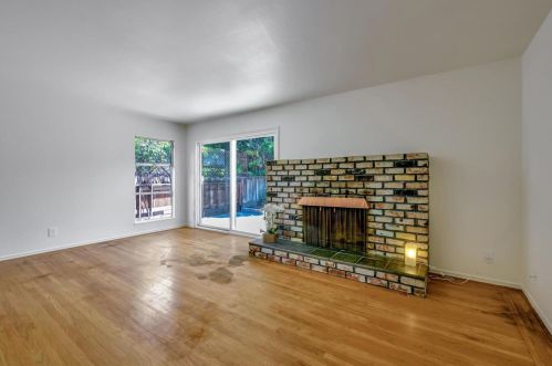 826 Oakgrove Dr, San Jose CA  95129-2319 exterior