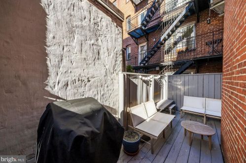 1732 18th St, Washington DC 20009-6110 exterior