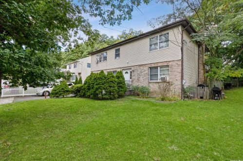 15 Evert St, Huntington Station, NY 11746-3507